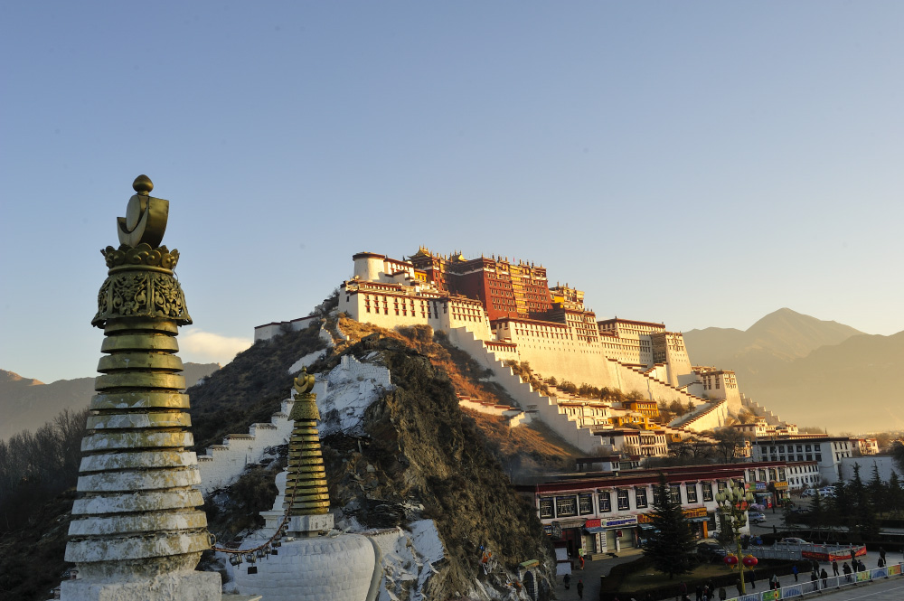 新手买单反好还是买微单好,现在买单反好还是微单好呢