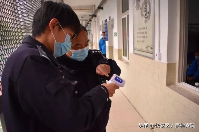 援鄂医护表白民警,小护姐表白中国警察