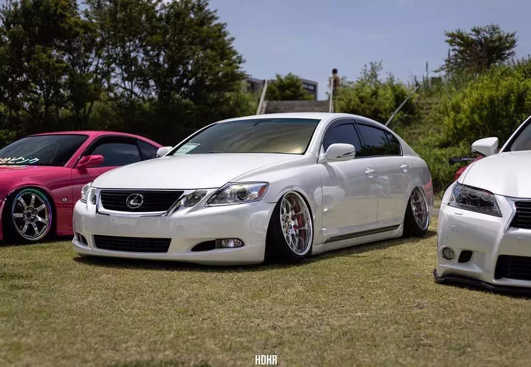 15万买个新车和二手豪车,15万买个二手豪华品牌