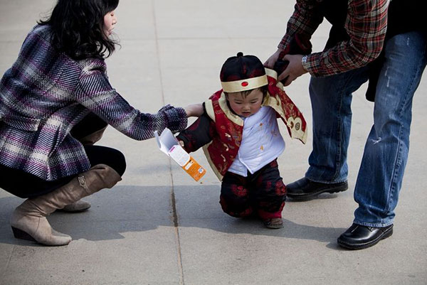 小孩不小心撞到脸怎么办,孩子不小心撞到头怎么办