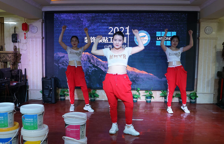 雷帝国际彩砂施工视频,雷帝国际瓷砖辅料