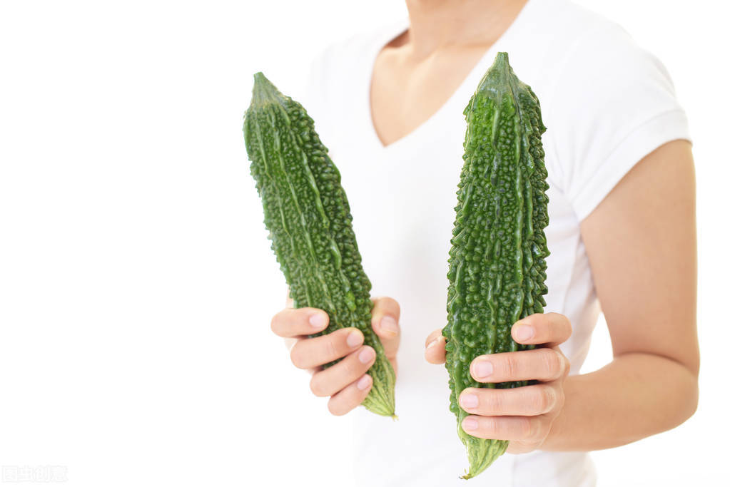 女孩子如何减掉拜拜肉,女生拜拜肉正确的锻炼方法