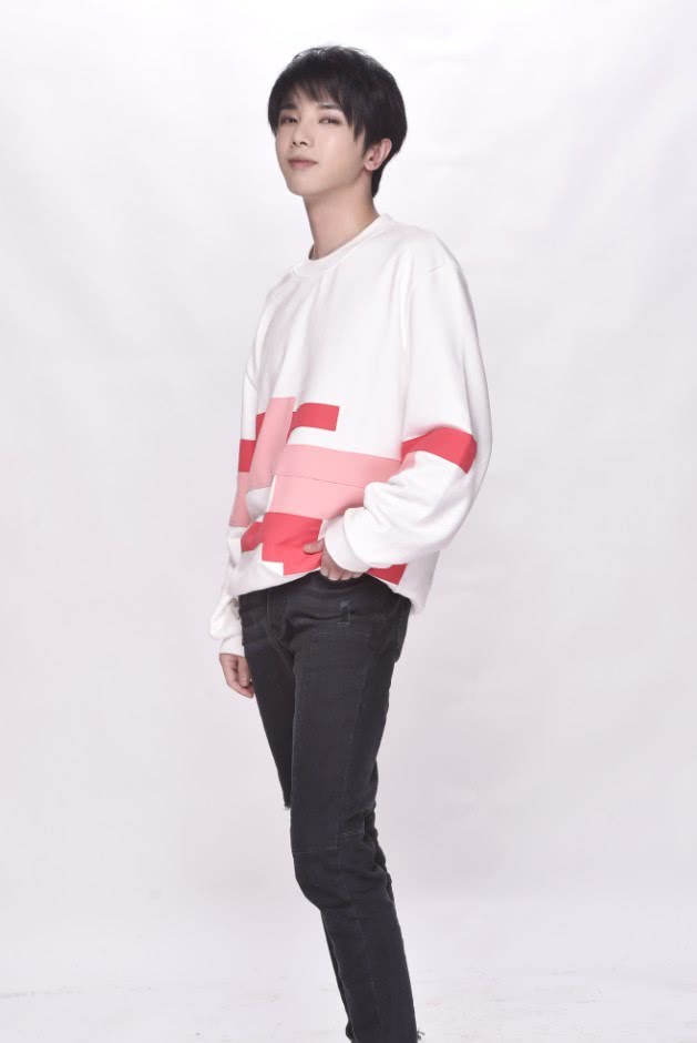 华晨宇发型变化全过程,华晨宇发型为啥变化这么快