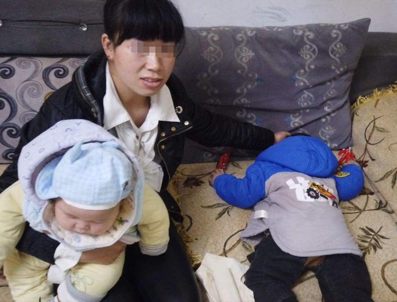 二胎喂奶要不要躲避大宝,二胎喂奶要避开大宝