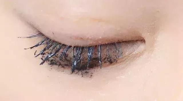 超详细干货｜游泳池里到底用什么手法才能不脱妆？