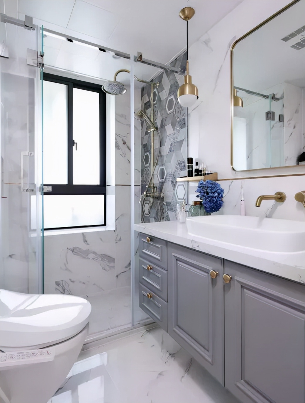 卫生间灰色地砖配什么颜色的墙砖,卫生间灰色墙砖配什么颜色美缝