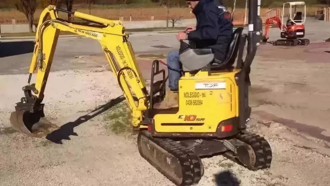 六型挖掘机,挖机市场最常见的几款挖掘机