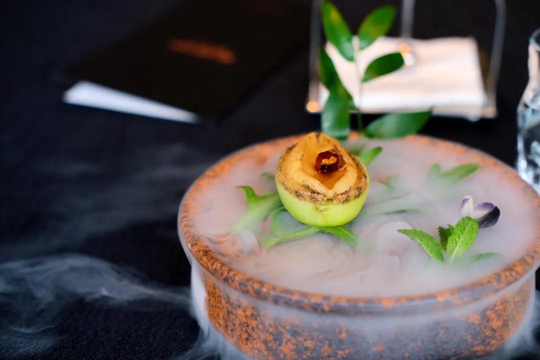 青岛好吃高端的店,青岛有什么很辣很好吃的