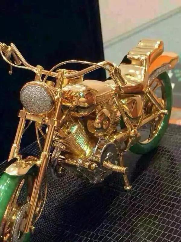 金碧辉煌百亿豪宅,什么富丽堂皇