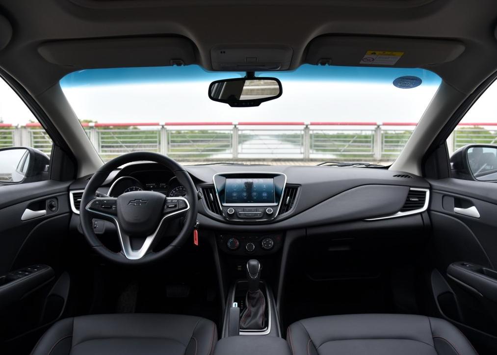 顶配不到10万元4款轿车性价比超高,顶配只要9万多的最火国民家轿