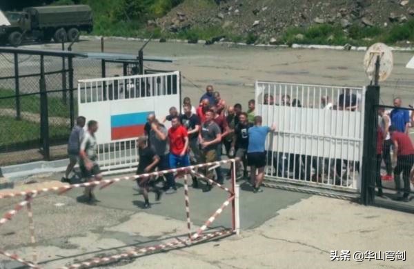 俄罗斯警察反恐被袭击视频,俄罗斯防暴演习