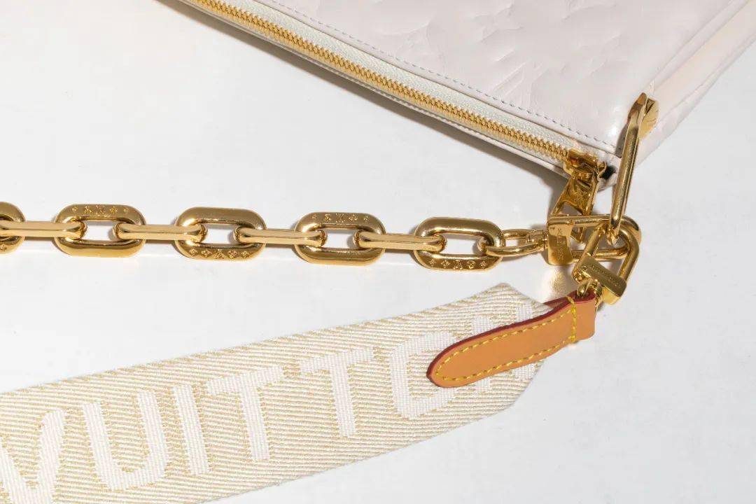 LV新手袋一出,女明星们集体撞包