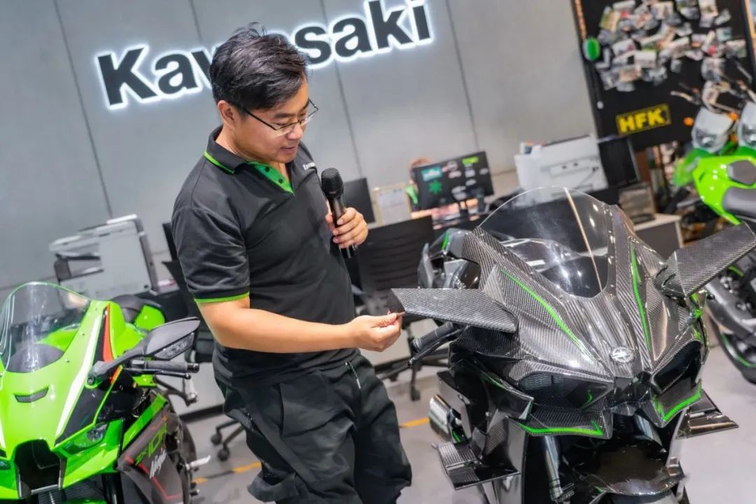 h2r鐩村垪鍥涚几,h2r-10