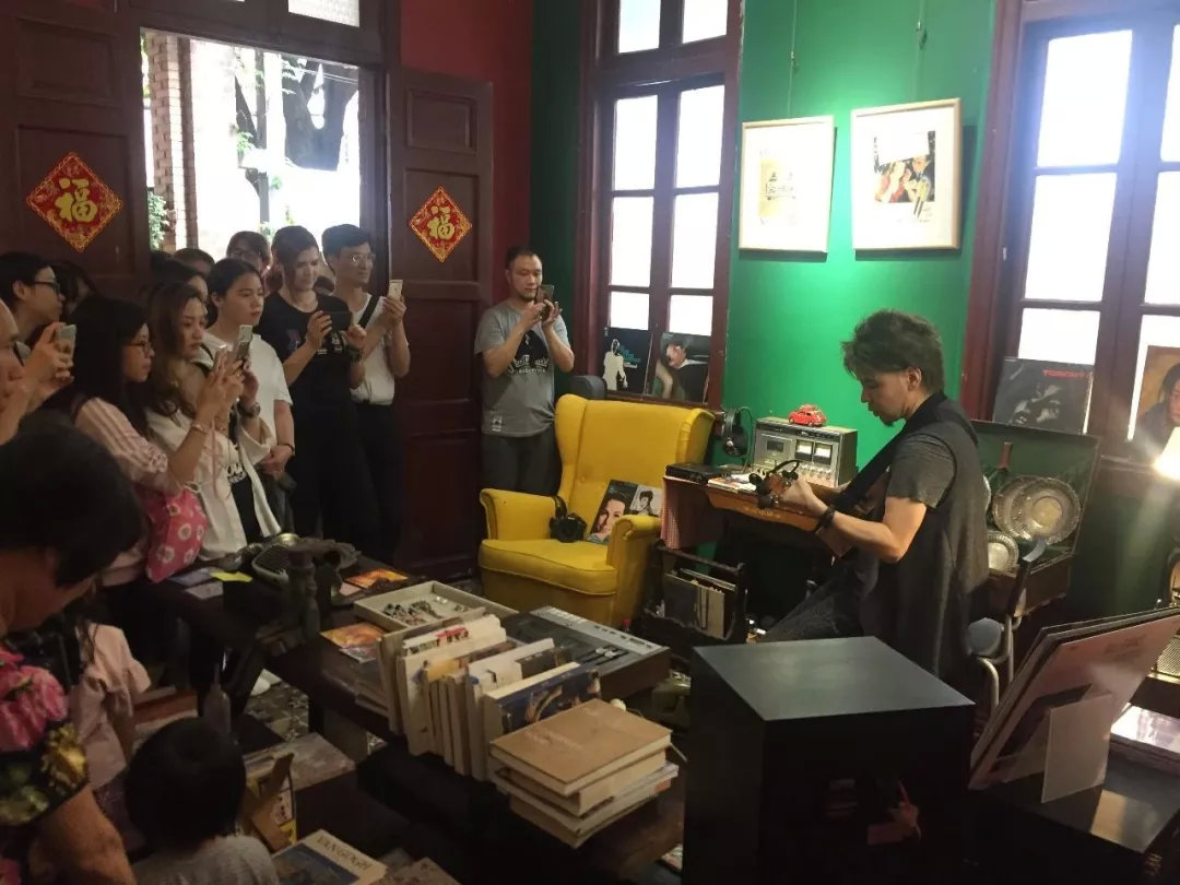 不管是出租屋还是自己存款买的小房住的舒心才是生活