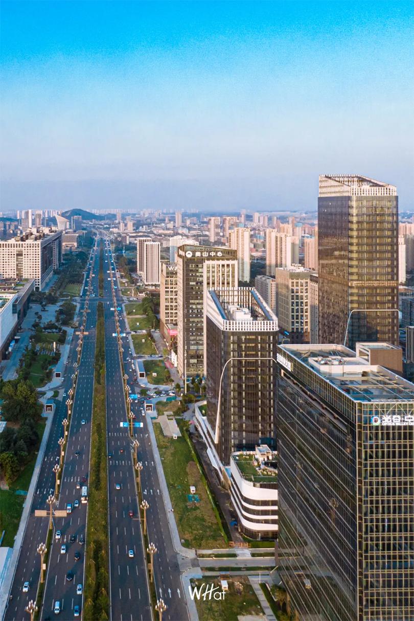 青春散场后的岁月,青春结束了我们的故事还在继续