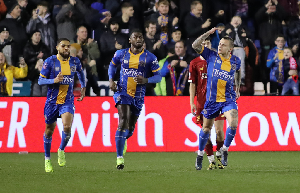 扼杀欧洲冠军！7万人小镇的足球奇迹背后，是令人羡慕的足球文化