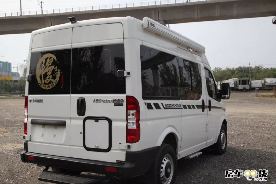 外观低调,配置却很丰富,老百姓也能买得起的东风舒侣B型房车