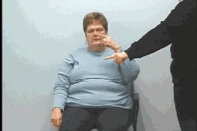 双手抖得厉害怎么治疗,双手无力总有点抖的感觉怎么回事