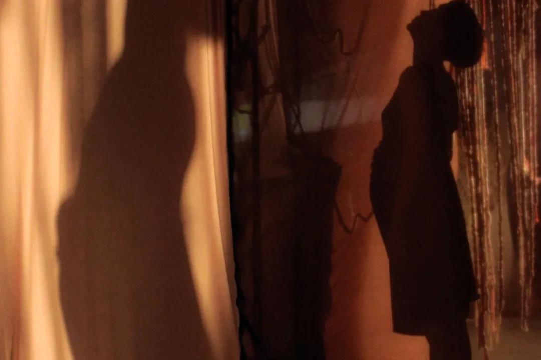 她上传自己水下分娩的片子，百万人观看：我想被温柔以待