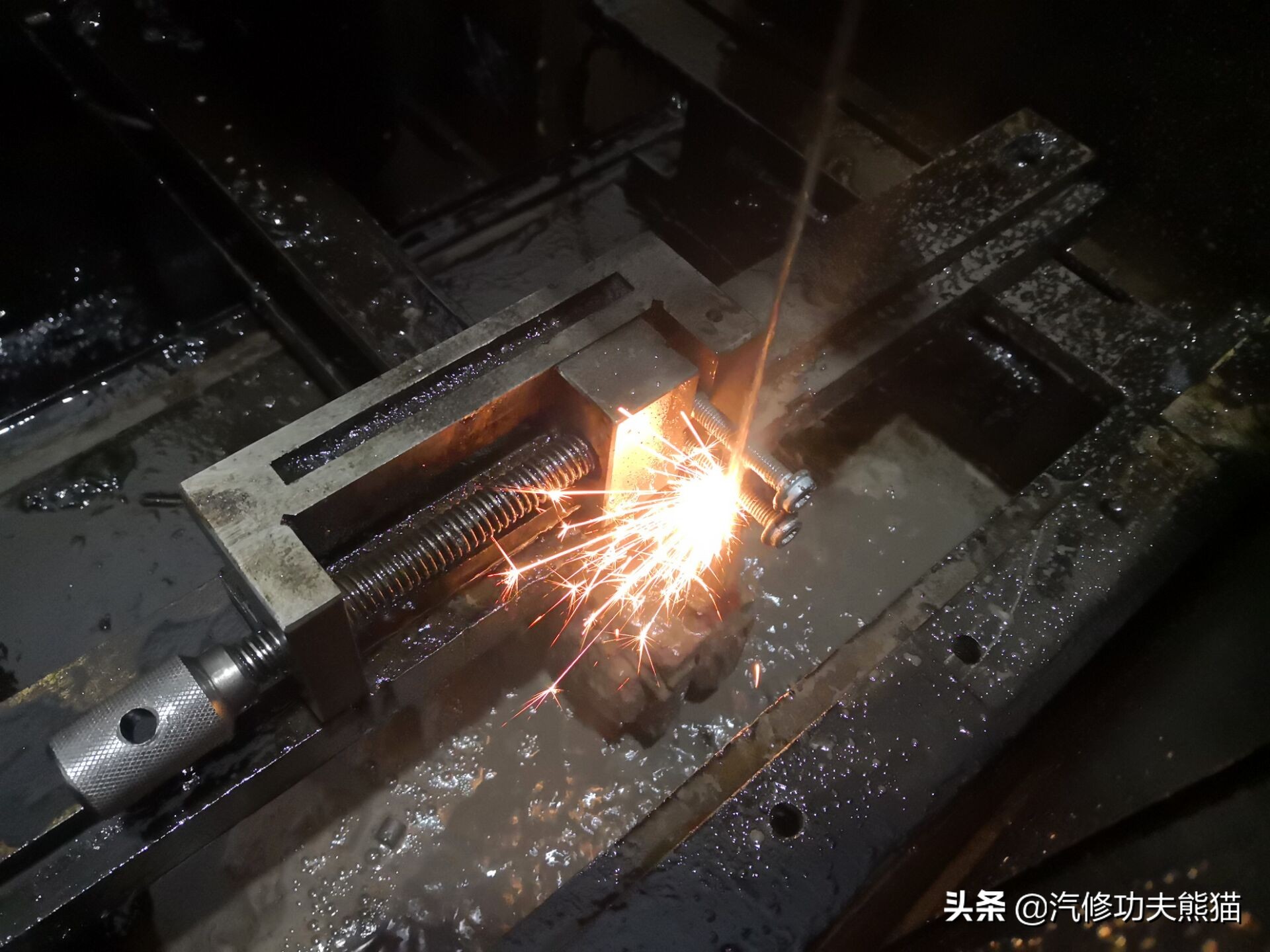 只因修烧机油却被人修到残废！4S拒修！一台奥迪Q7的重生路