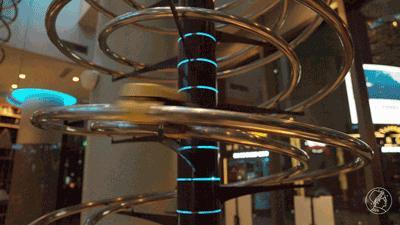 「M.产品」垂直式传送带，让食物从“天上掉下来”