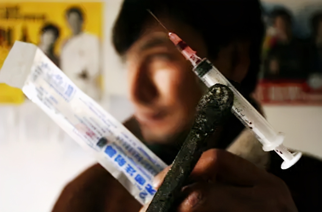 艾滋病毒来源于猩猩,第一个感染的人类是如何染上的?