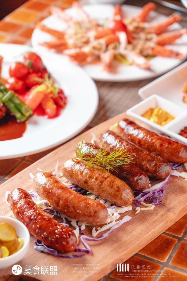 昆明这家开在76年前电影院的餐吧，手工披萨被写进国外旅游攻略