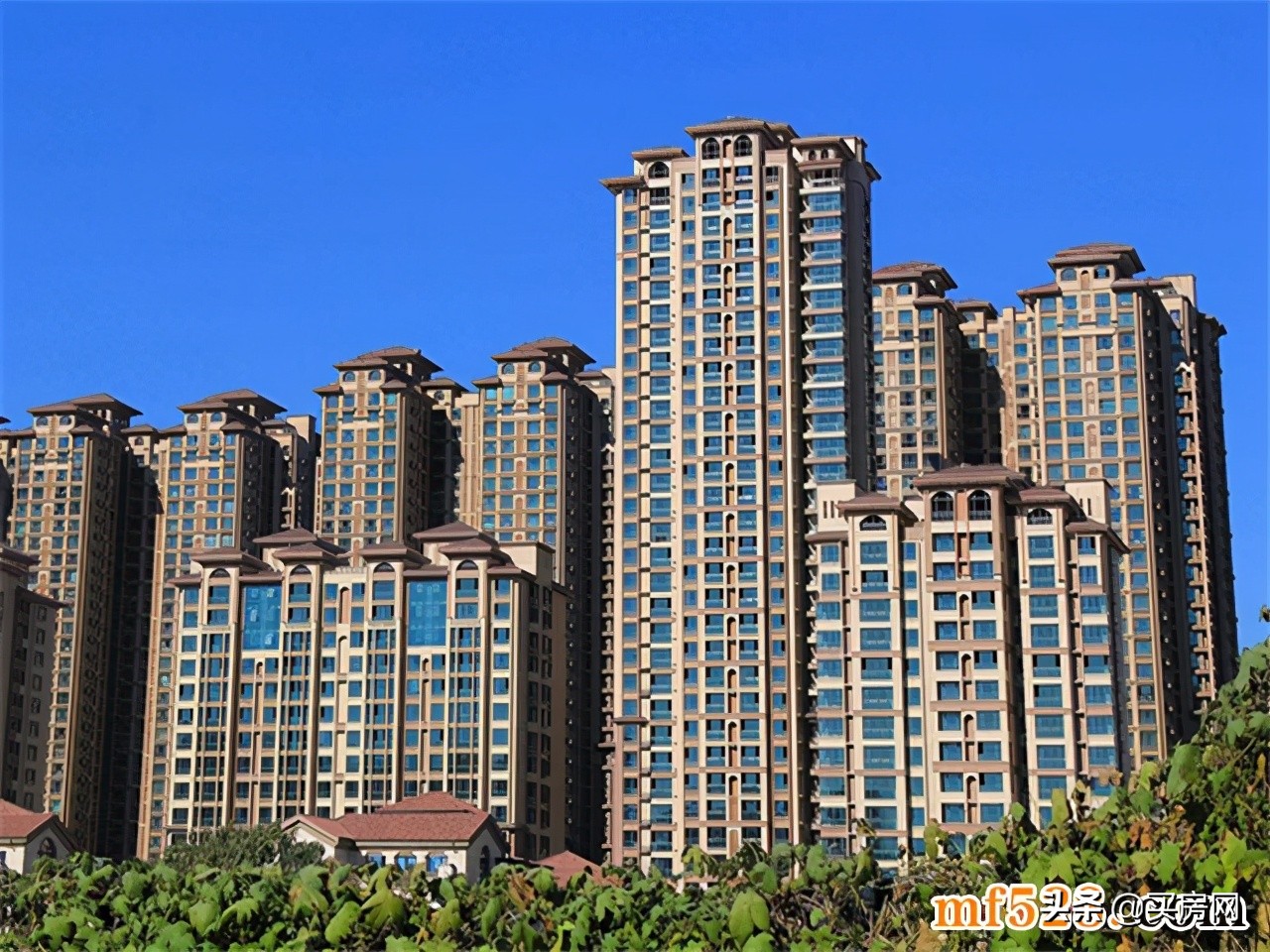 住宅70年产权是商品房吗,居民住宅到70年产权之后房子归谁