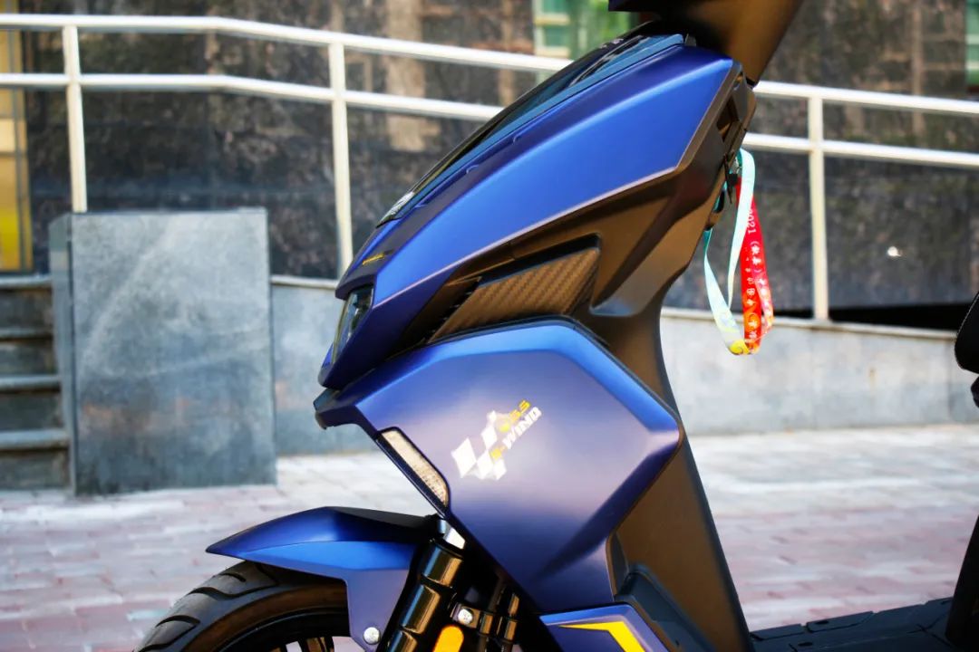 城市高颜值燃油踏板车,城市炫酷150踏板摩托车推荐