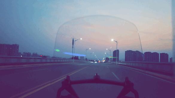 这是一辆让人爱恨交加的大踏板,阿普利亚SRMAX300综合测评-下