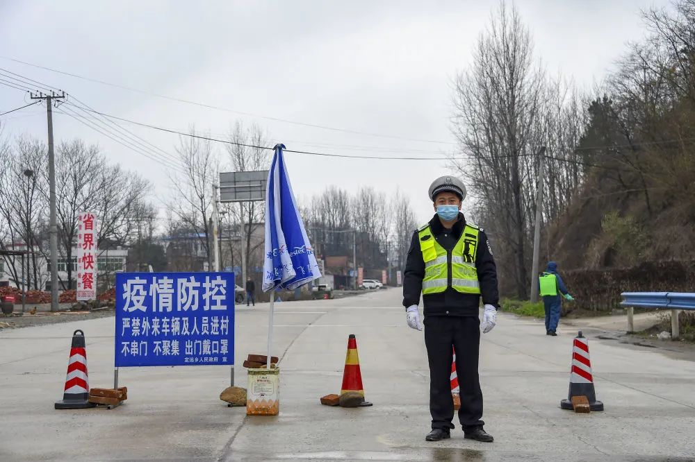 记者深入探访隔离区,湖北离鄂通道严防死守