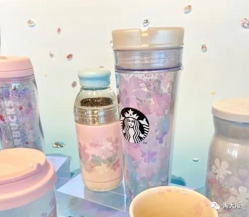 中日樱花限定大PK！猫咪杯、毛绒手袋，中国星爸爸又一次逆袭？