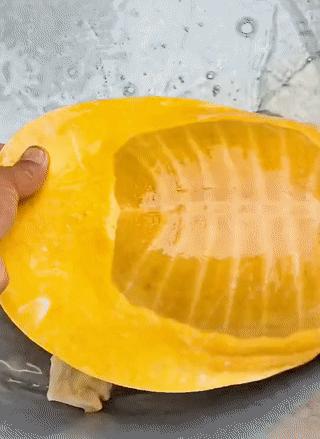 钓鱼人罕见钓到什么鱼,江苏钓鱼人钓上罕见巨虾