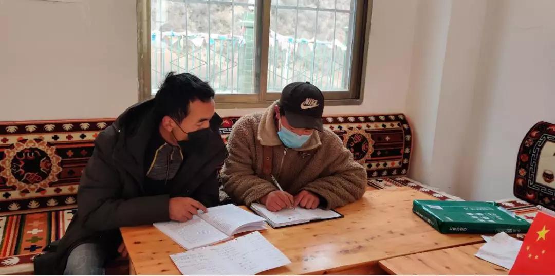 助力脱贫攻坚同心共抗疫情,疫情防控脱贫攻坚两不误