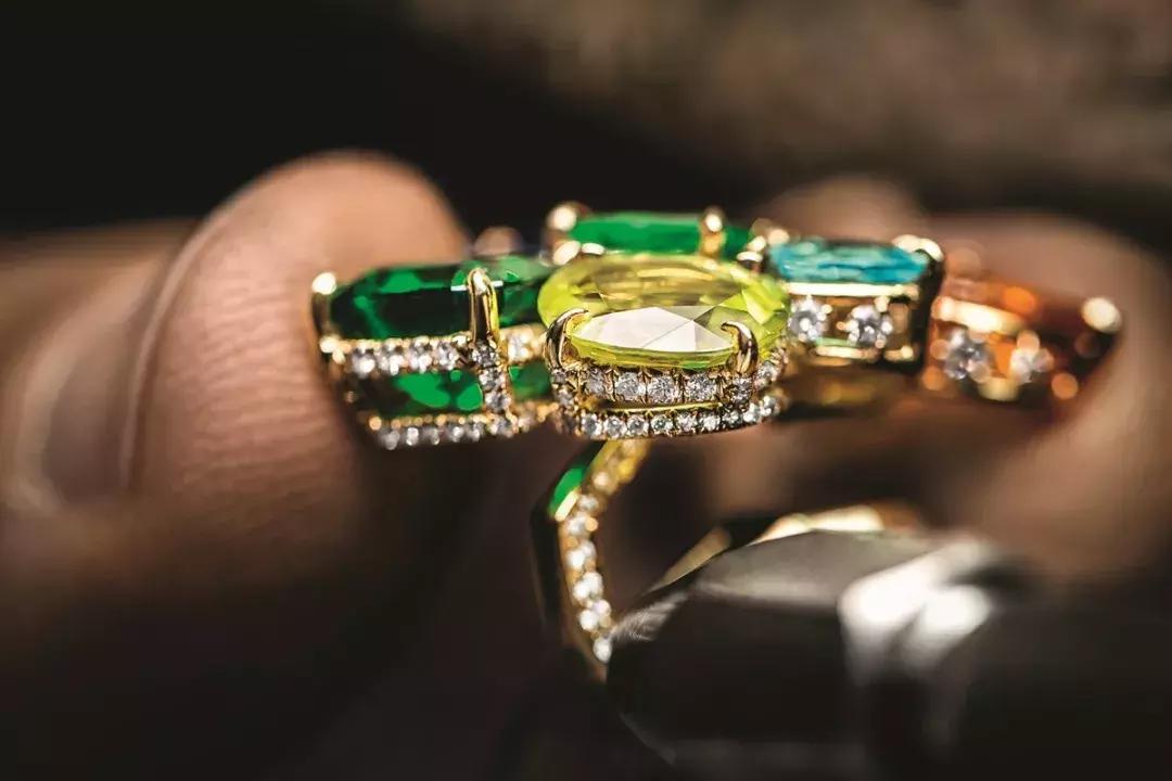 选择蓝色的好处,选择蓝色的人是什么心理