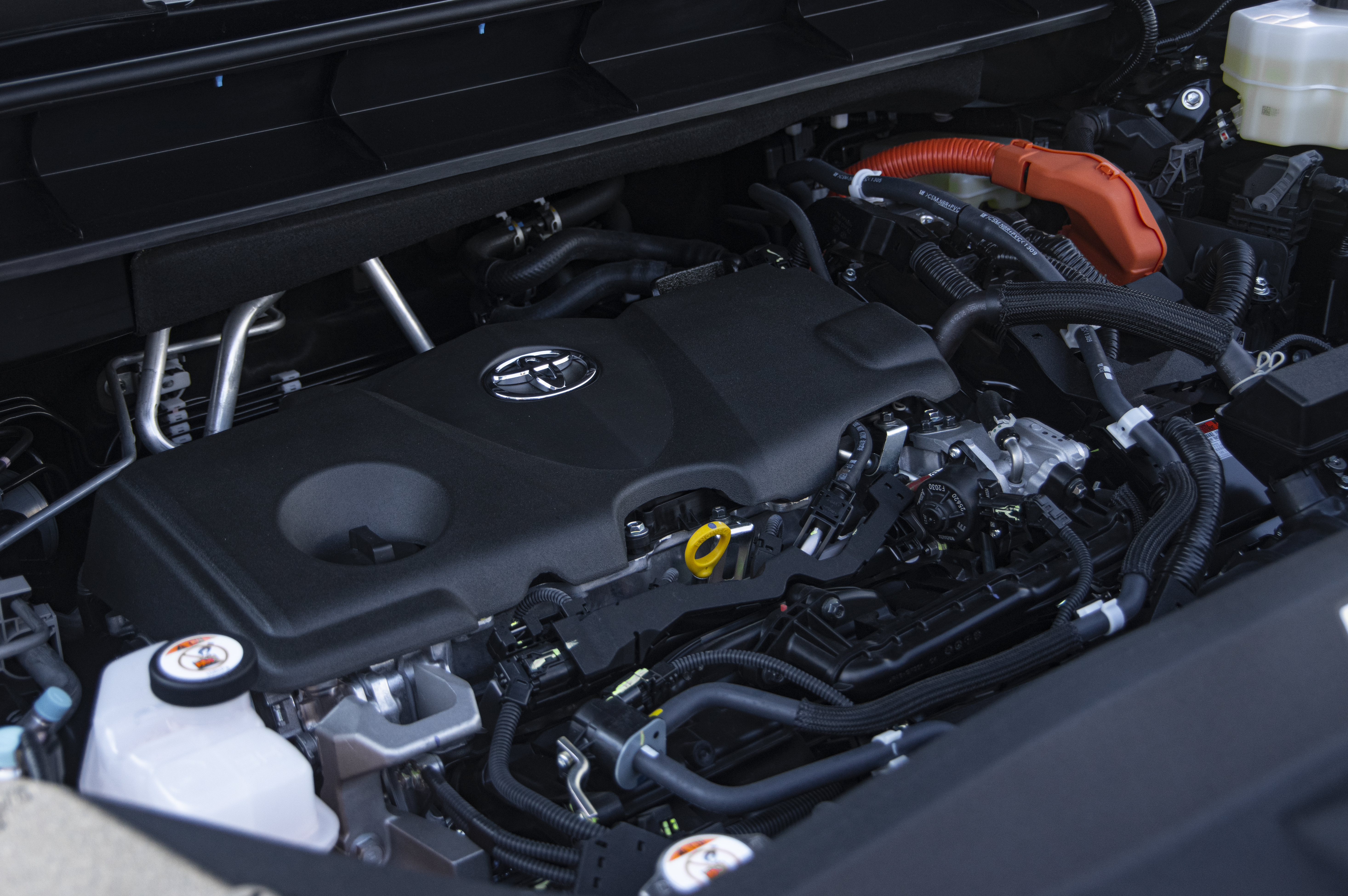 皇冠陆放银色到店实拍,皇冠陆放七座混动版2021长宽高