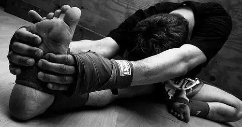 动态拉伸和静态拉伸的动作,如何正确静态动态拉伸