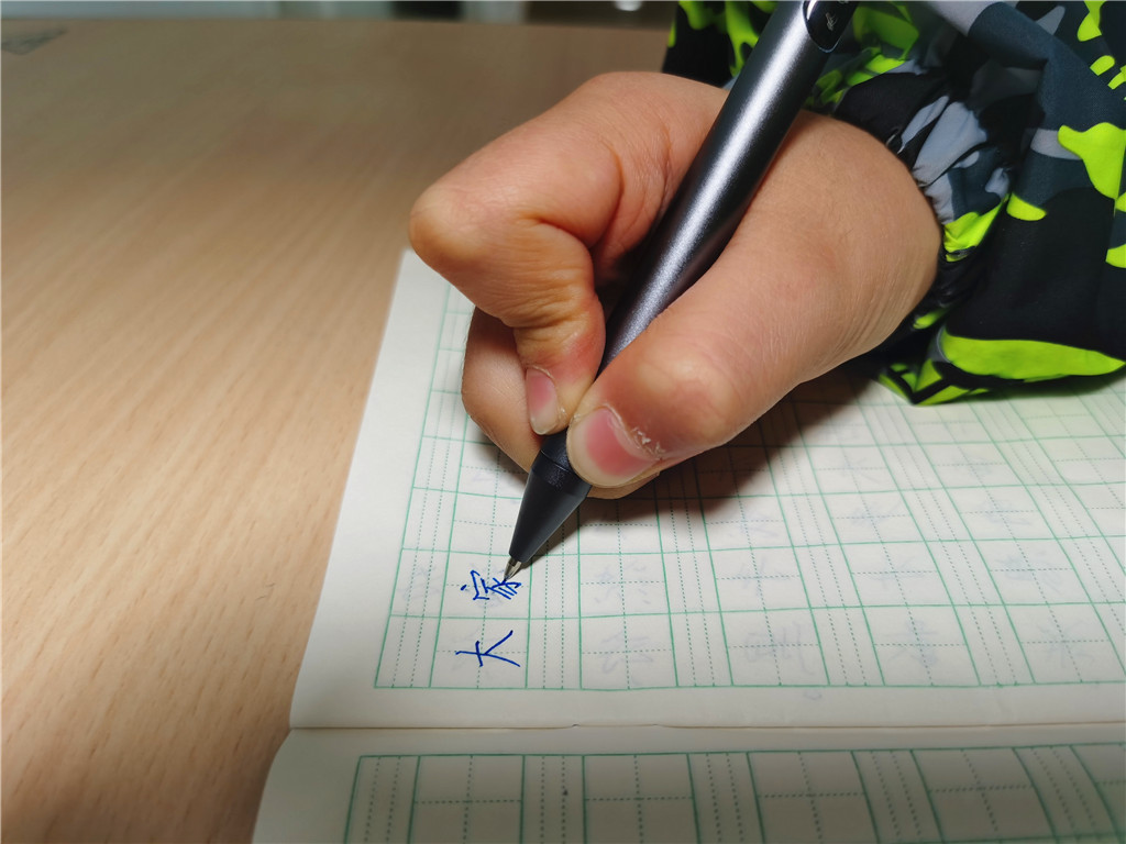 护眼矫正坐姿笔测评,矫正坐姿护眼笔