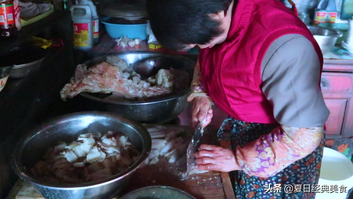 东北满族农村杀猪菜,东北杀猪菜传统美食文化传承