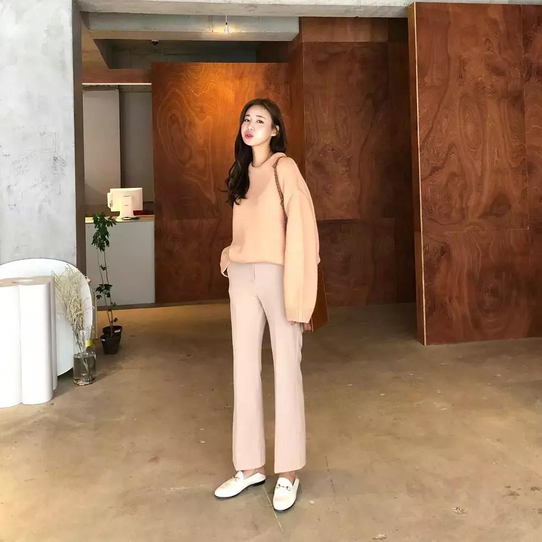 60-70岁高档奶奶装阔腿裤,最流行的奶奶裤人手必备一条