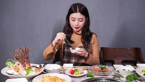 厦门超贵贵贵贵“保姆烤肉”！一口627元！借钱也要来吃……