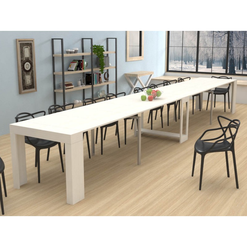 家庭聚餐时就怕餐桌小，有了这个随意拉伸的桌子，坐10人都没问题