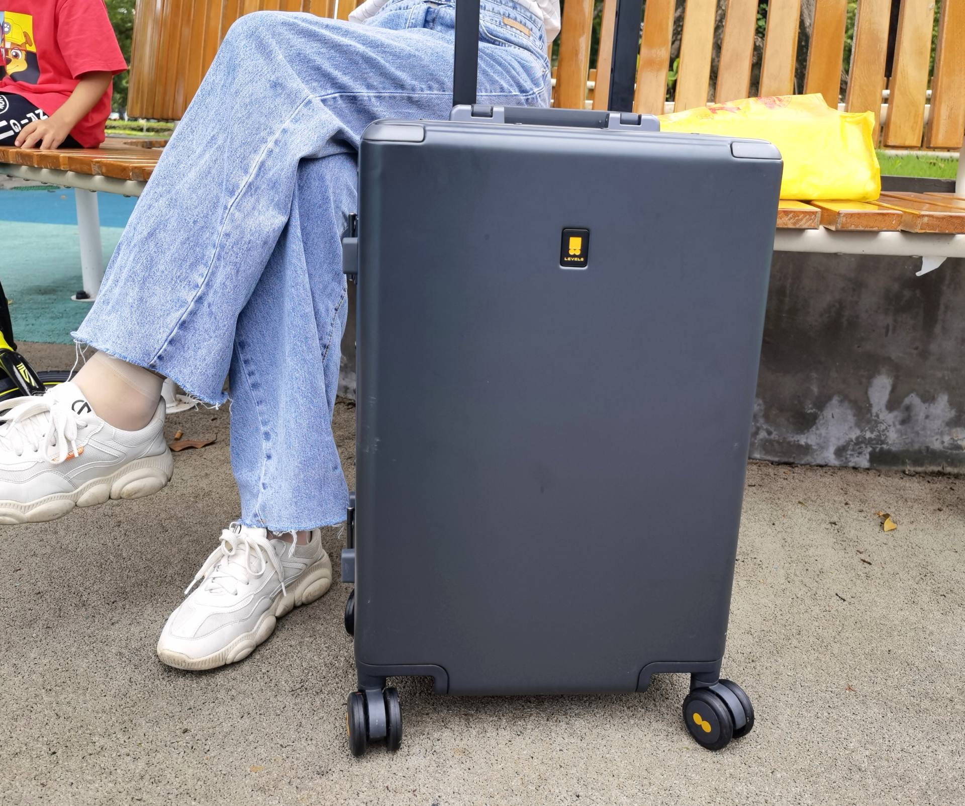 地平线8号行李箱选哪个系列,地平线8号最便宜的登机箱测评