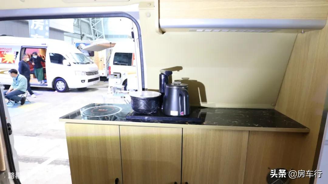 房车价格5-10万元低顶b型房车,房车大全20-30万的c型高档房车