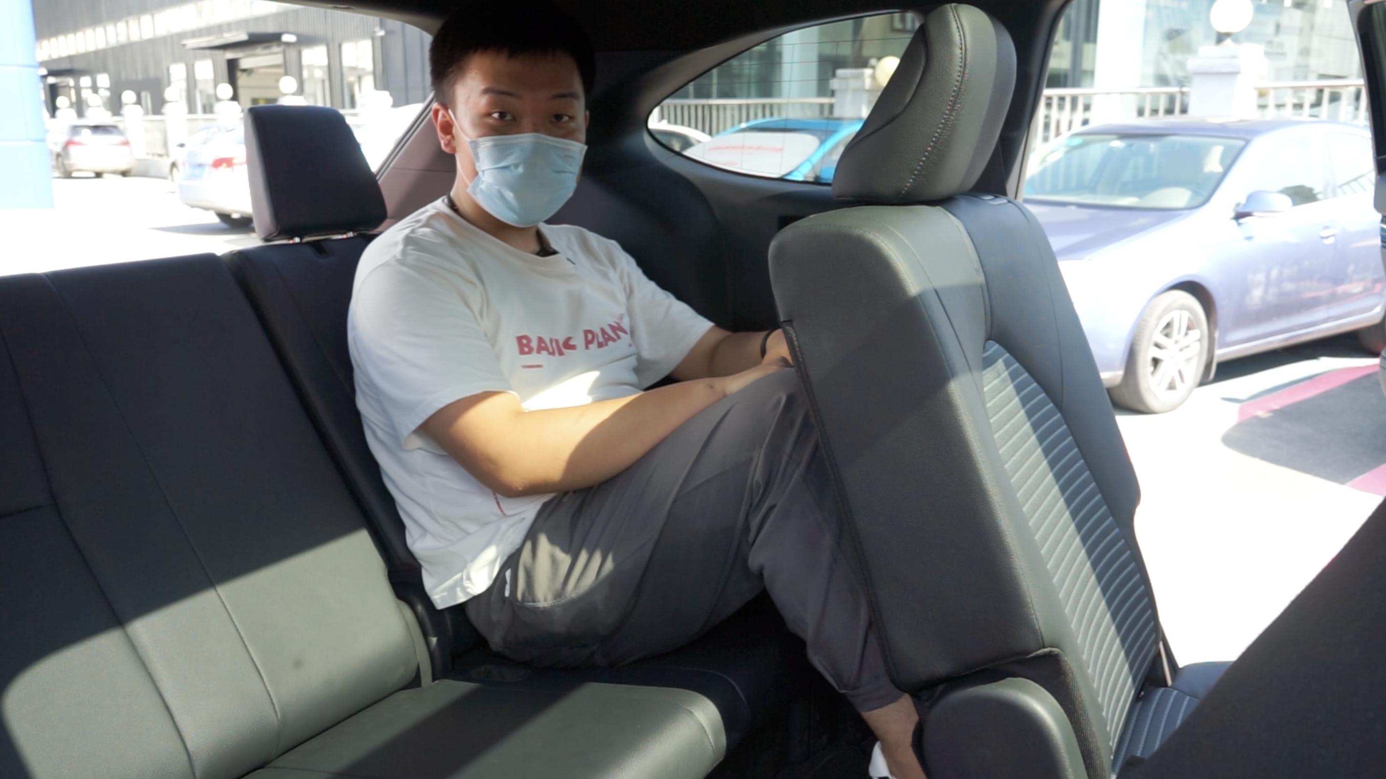 皇冠陆放银色到店实拍,皇冠陆放七座混动版2021长宽高