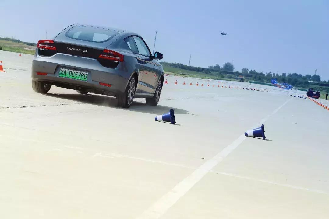 零跑s01电动轿跑,零跑s01纯电动车