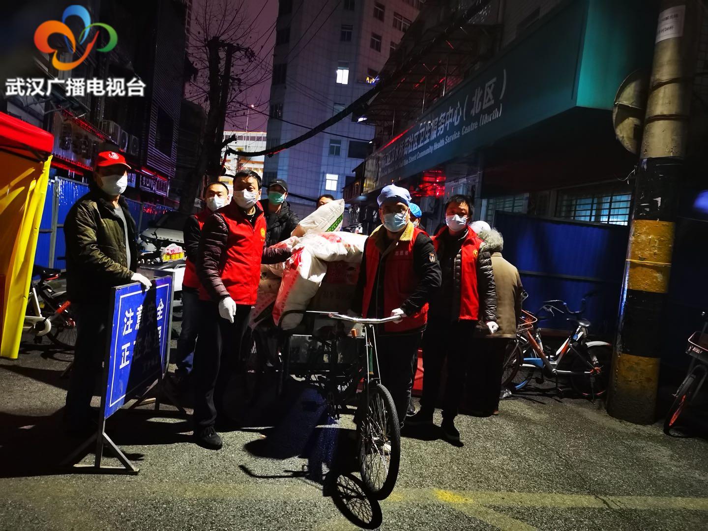 团结“艺”心合力战“疫”武汉文艺院团社区战“疫”纪实