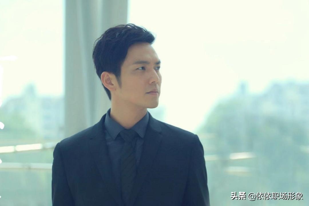 律师的仪式感拍职业照 (律师穿搭职业形象)