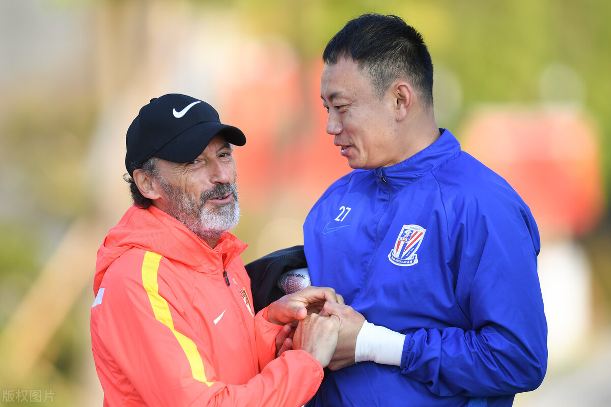 中超医道!科蒂出席运动医学论坛,女主播为广州城中医诊所打Call