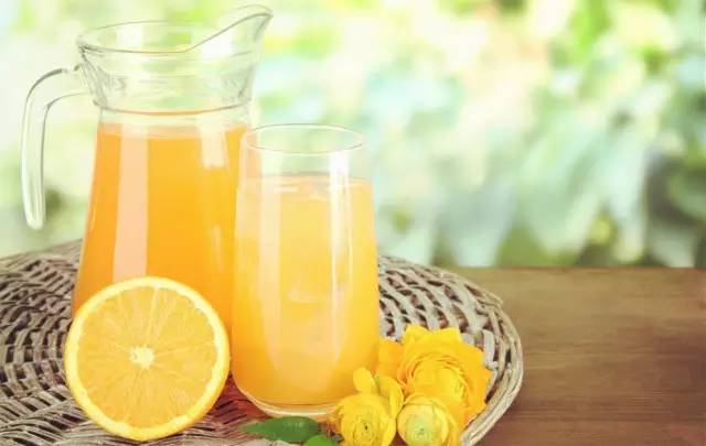 衣服上染上别的颜色怎么才能洗掉,一物降一物总有能治得了的